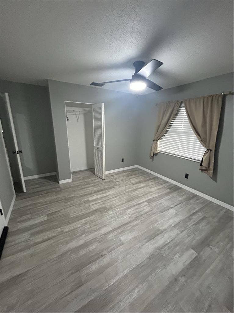 Monthly Flat fee - roommates wanted