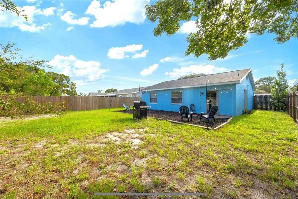 Monthly Flat fee - roommates wanted