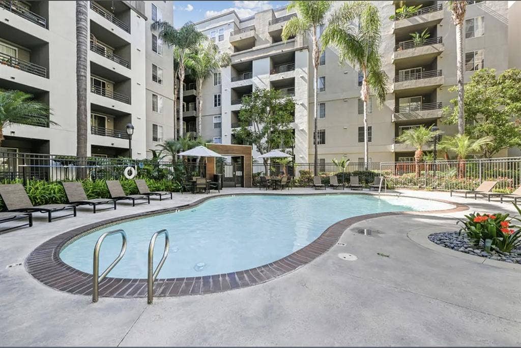 Luxury Building in Santa Monica