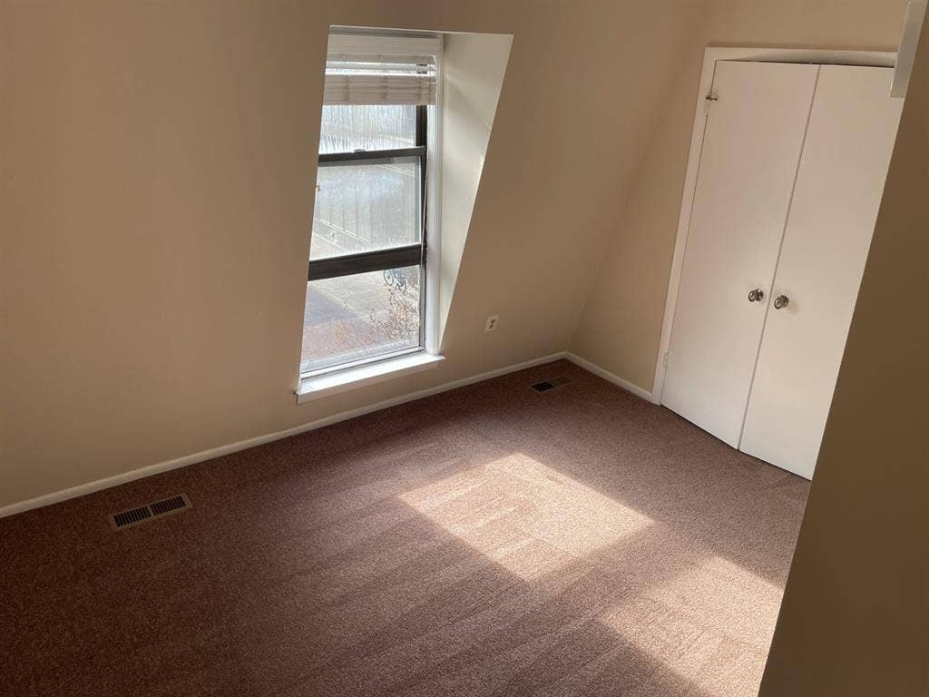 4 Person GroupHouse in Logan Circle