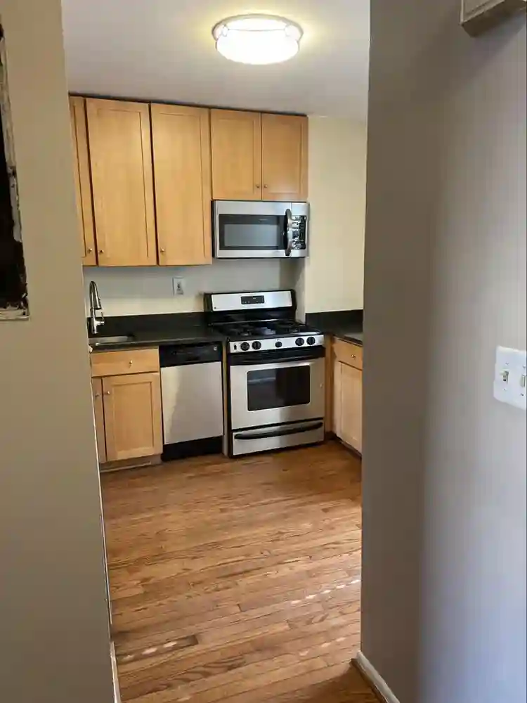 4 Person GroupHouse in Logan Circle