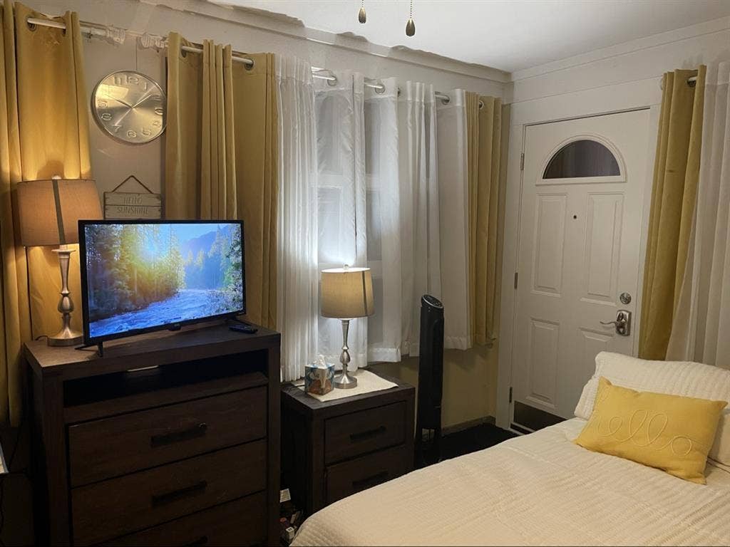 Room for rent includes Utilities