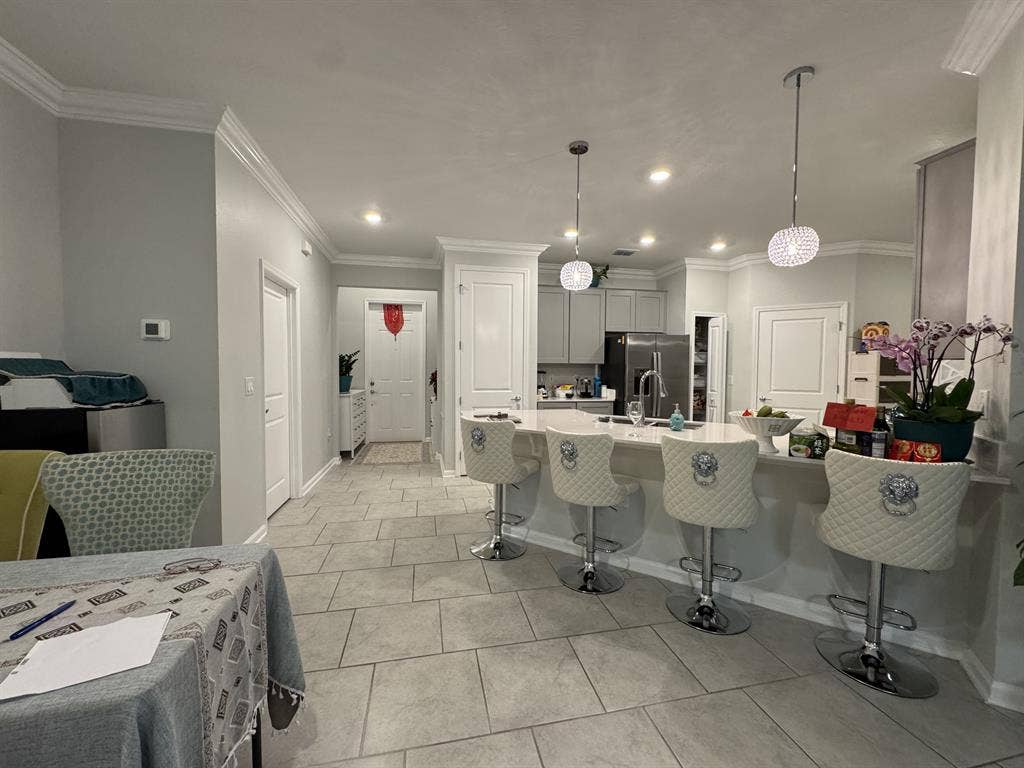 Mustsee this Gorgeous furnishedroom