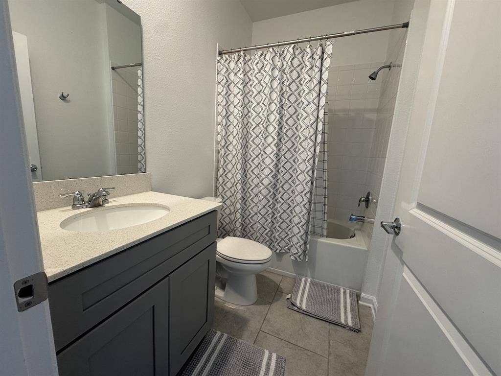 Mustsee this Gorgeous furnishedroom