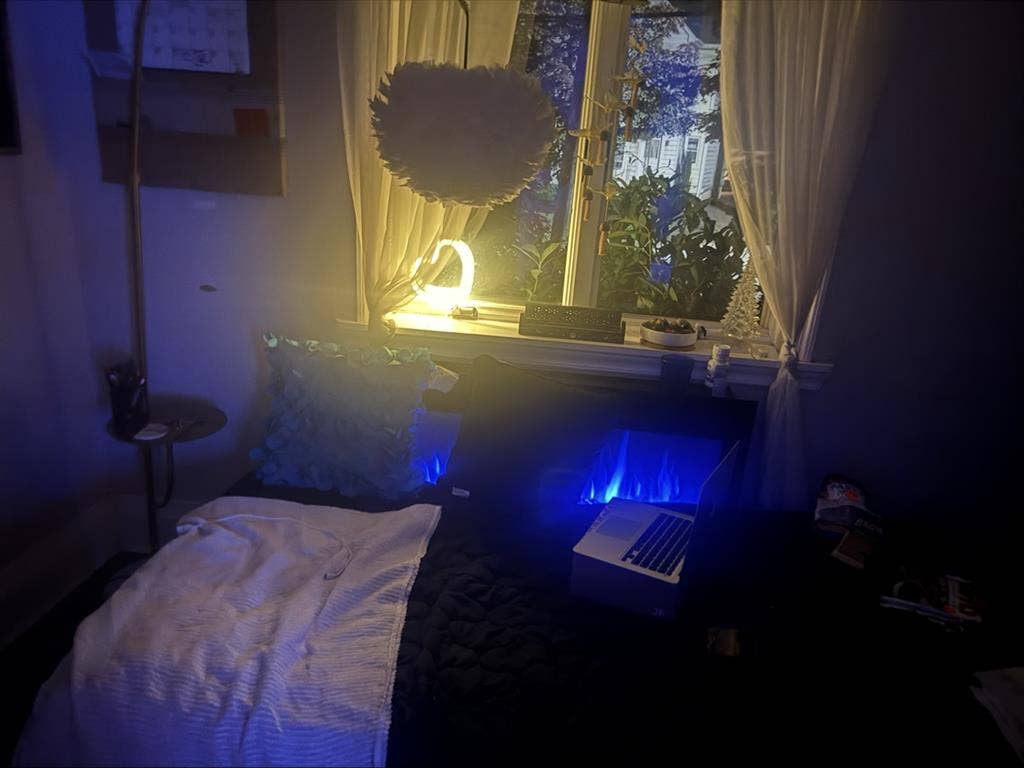 Single, Cozy room w/Own Bath & Kit