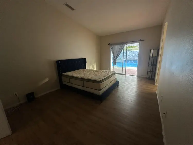 Rooms for rent $ off