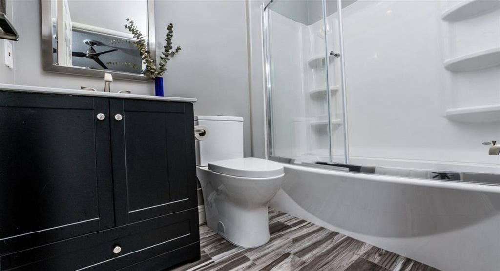 Roomate wanted for Modern Townhouse