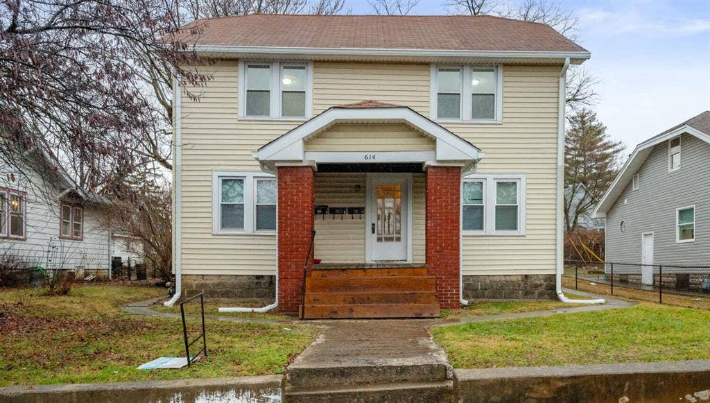 Looking for Kind Roommate