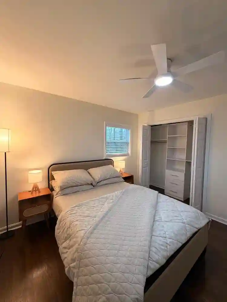 5 BR in College Park