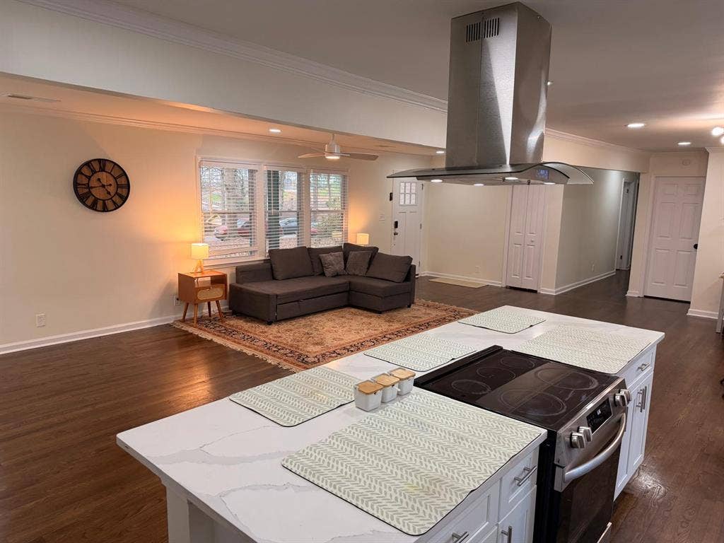 5 BR in College Park