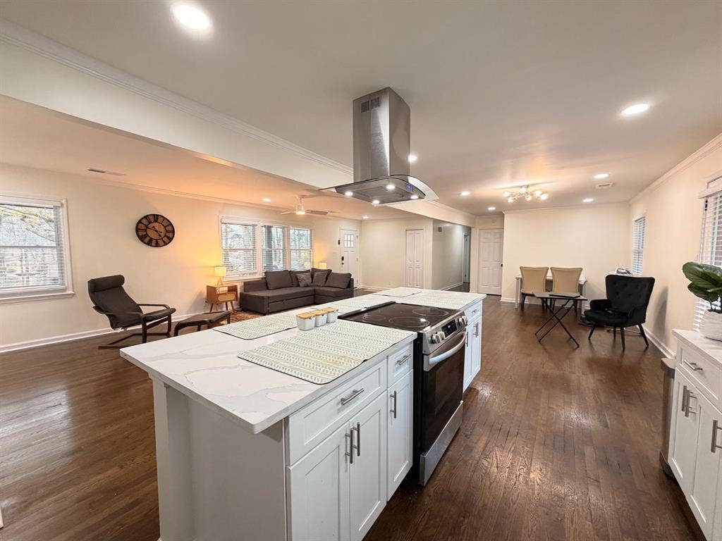 5 BR in College Park