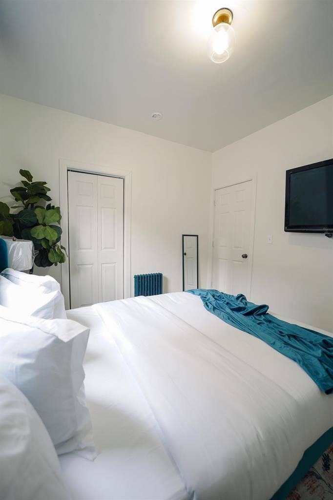 2 BR in Elizabeth