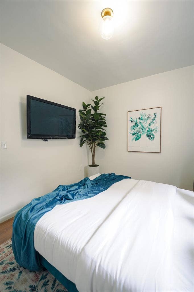 2 BR in Elizabeth