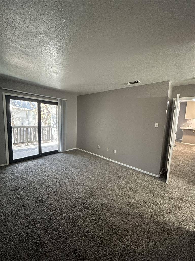 Salado Crossing 
! Move in special