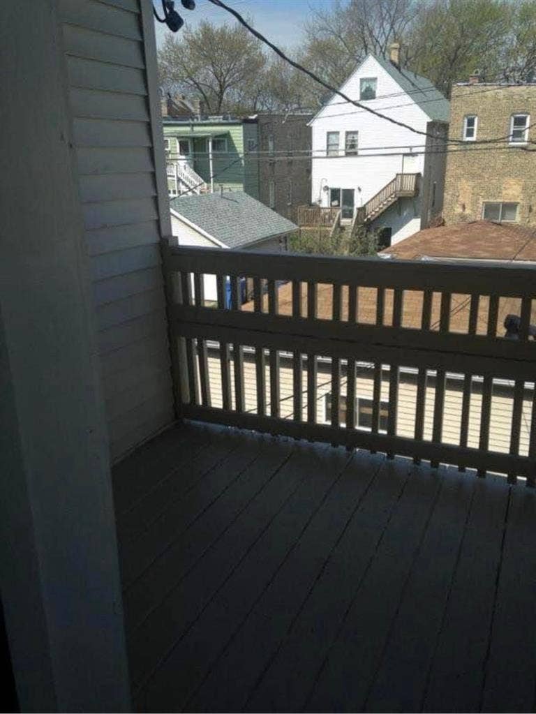 Looking for 3rd roommate $