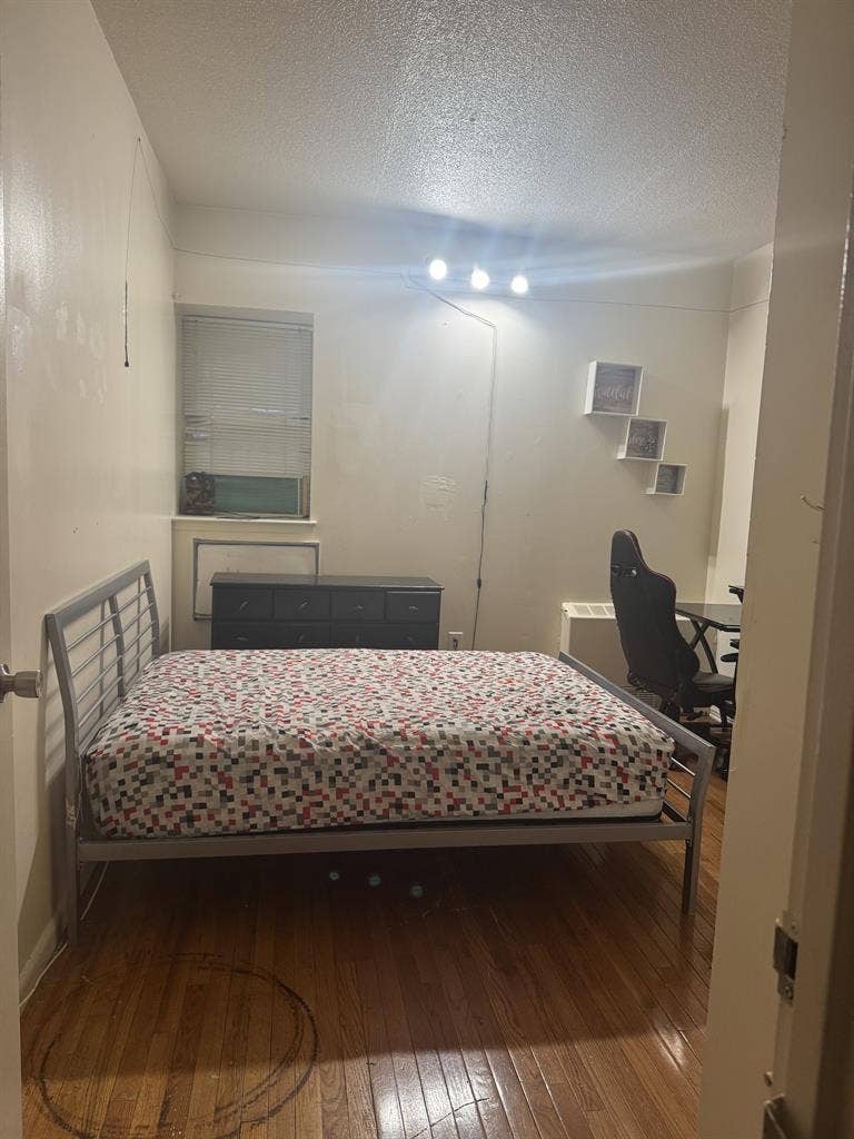 1 room for rent