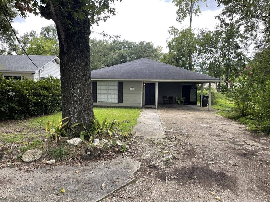 Furnished room available.