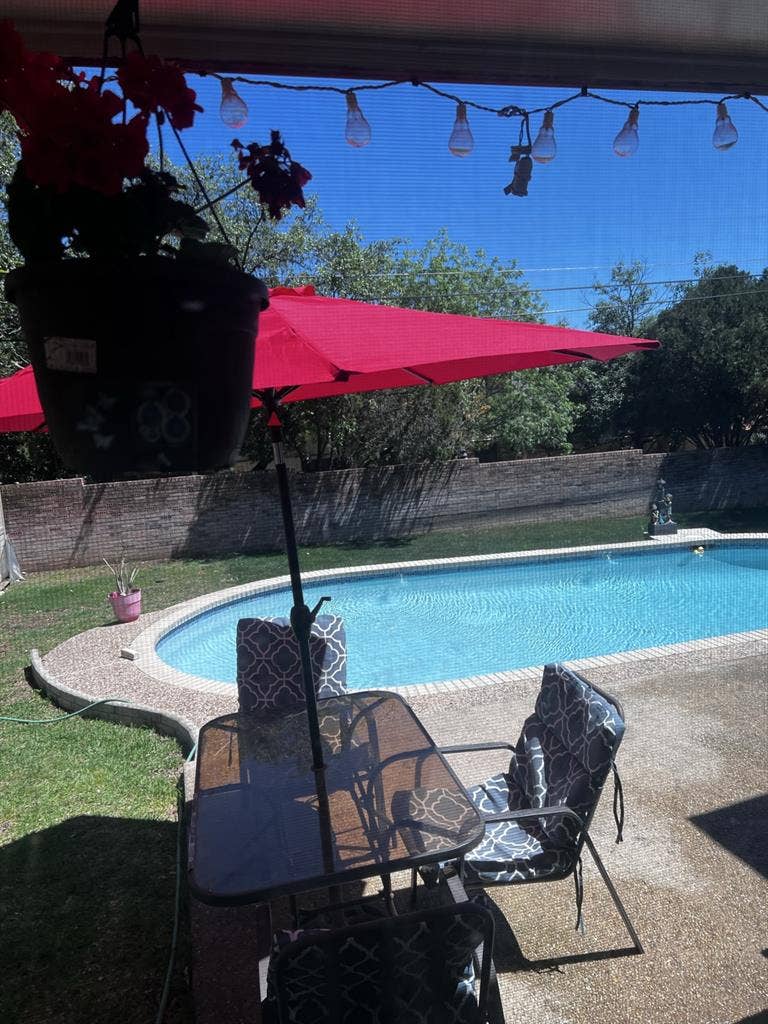 Room for rent furniture female