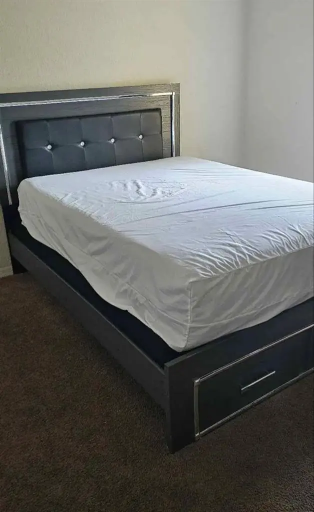 Room for rent immediately!