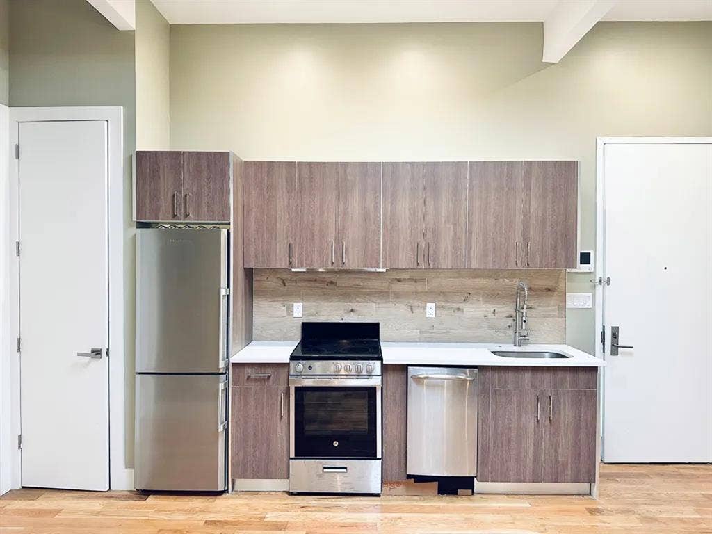 Putnam Avenue Room #