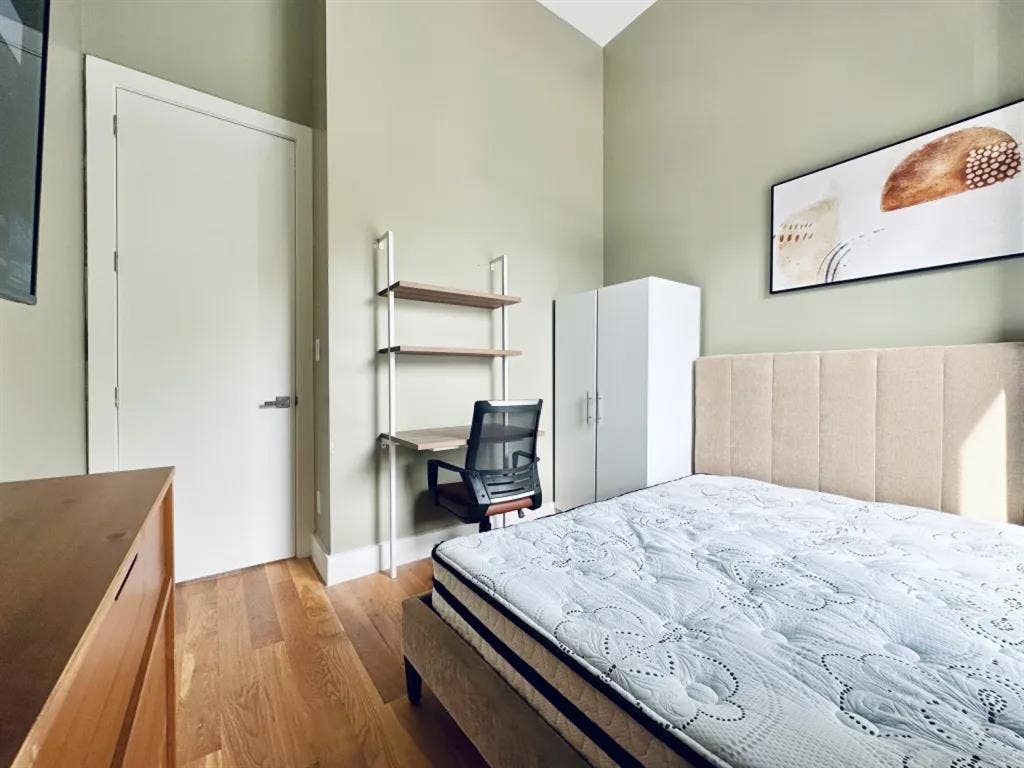 Putnam Avenue Room #