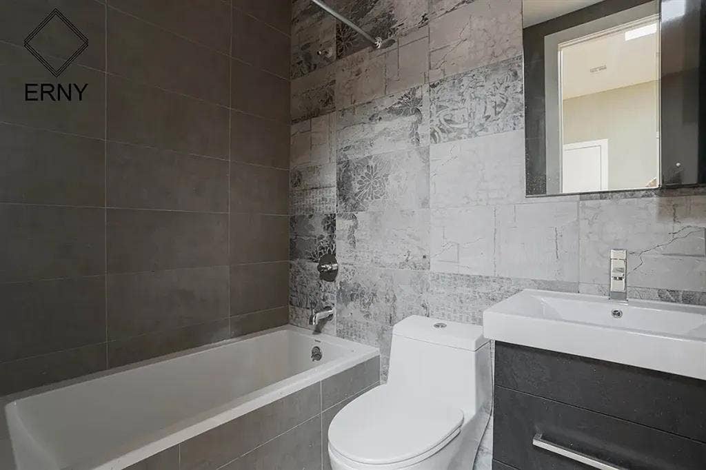 Putnam Avenue Room #