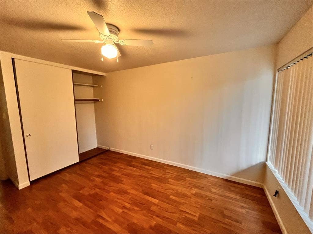 Looking for female roommate!!