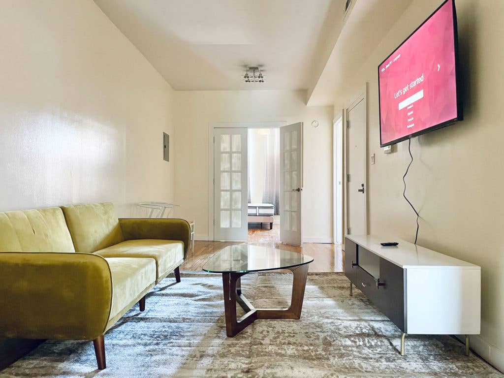 Clinton Hill HDTV Room #