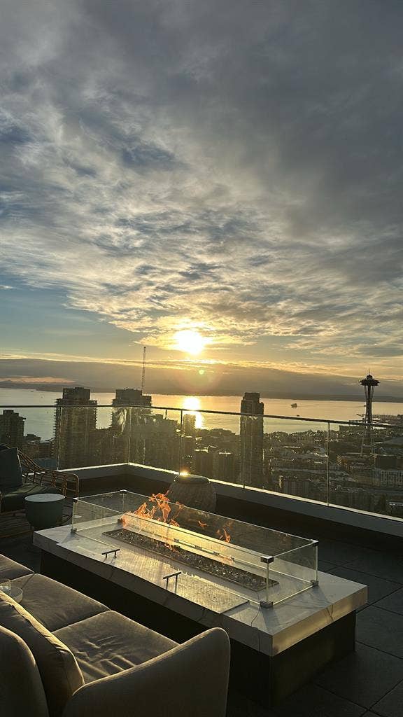 Lease takeover for luxury studio