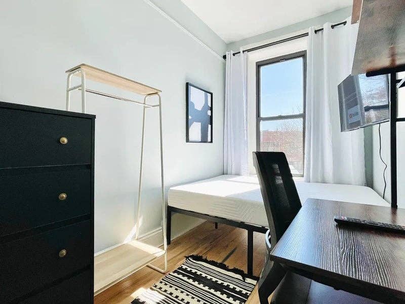 Bushwick HDTV Room #185