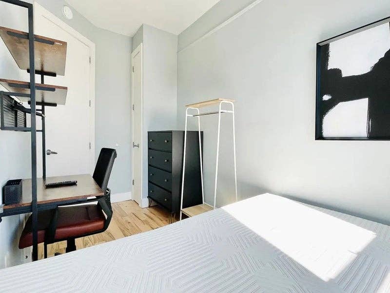 Bushwick HDTV Room #185
