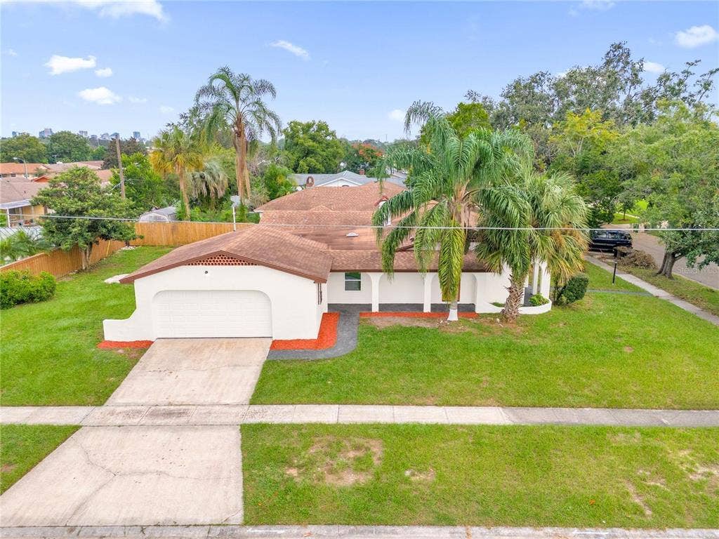 6 BR in Orlando