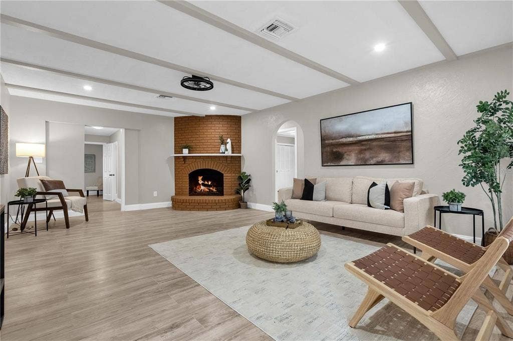 6 BR in Orlando