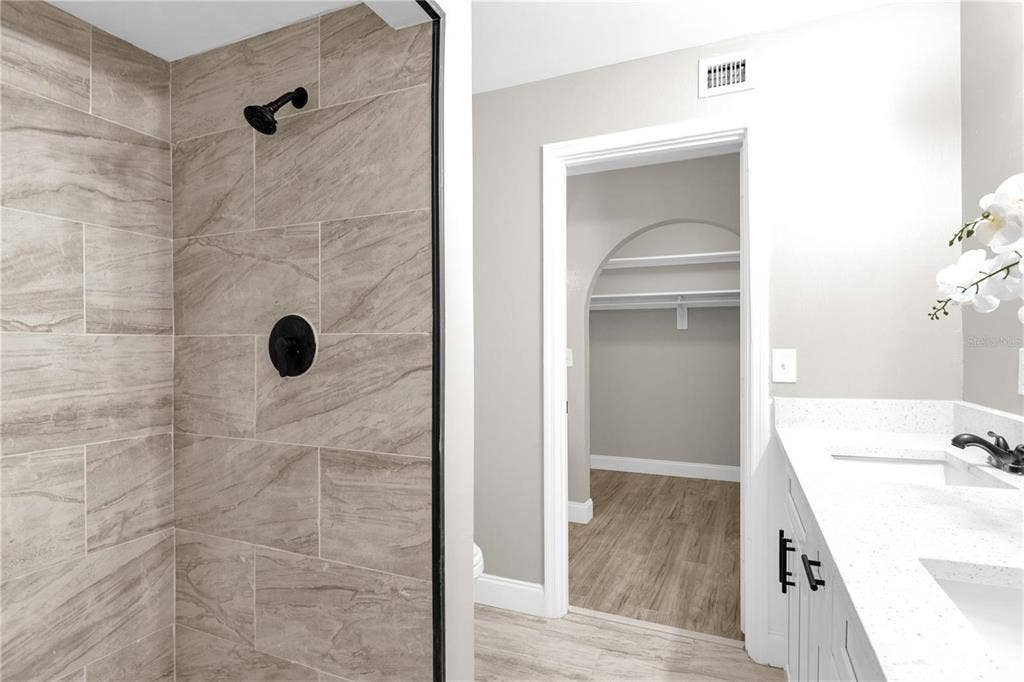 6 BR in Orlando