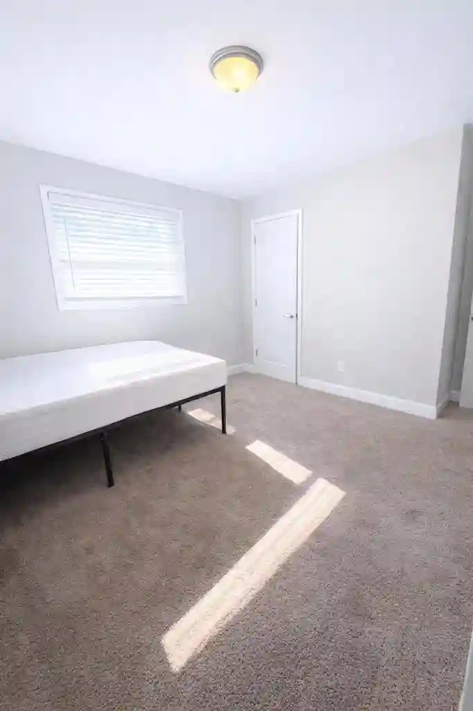8 BR in Decatur