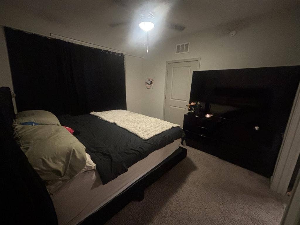 Looking for Roommate to Move in