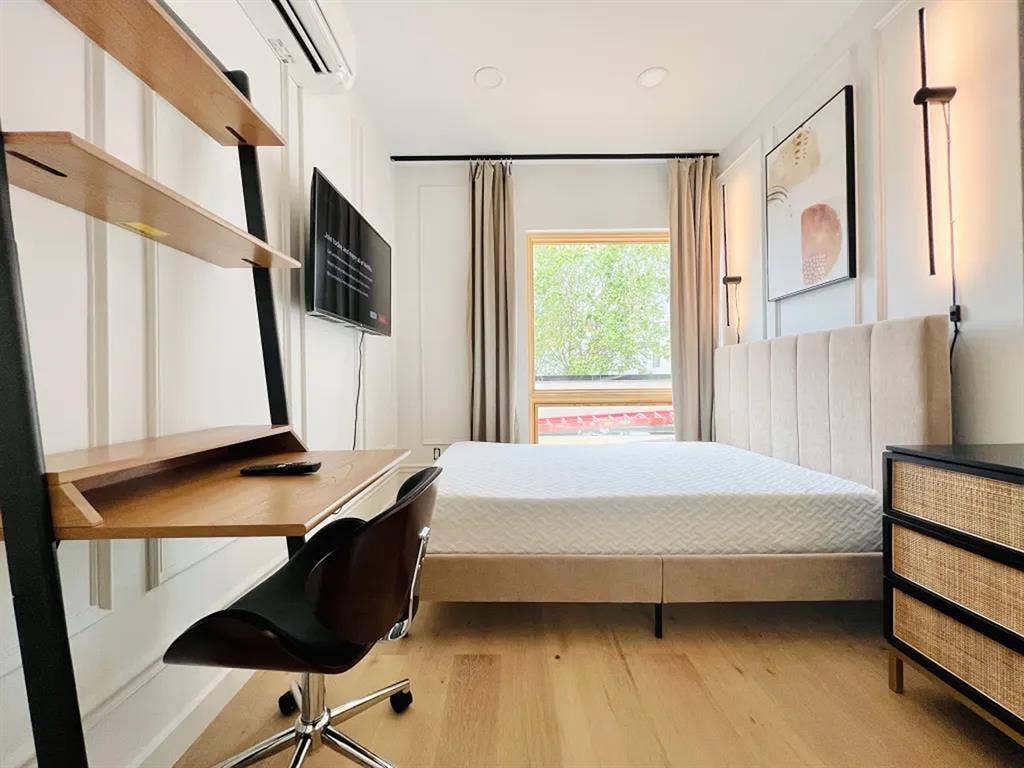 Winthrop Street Room #