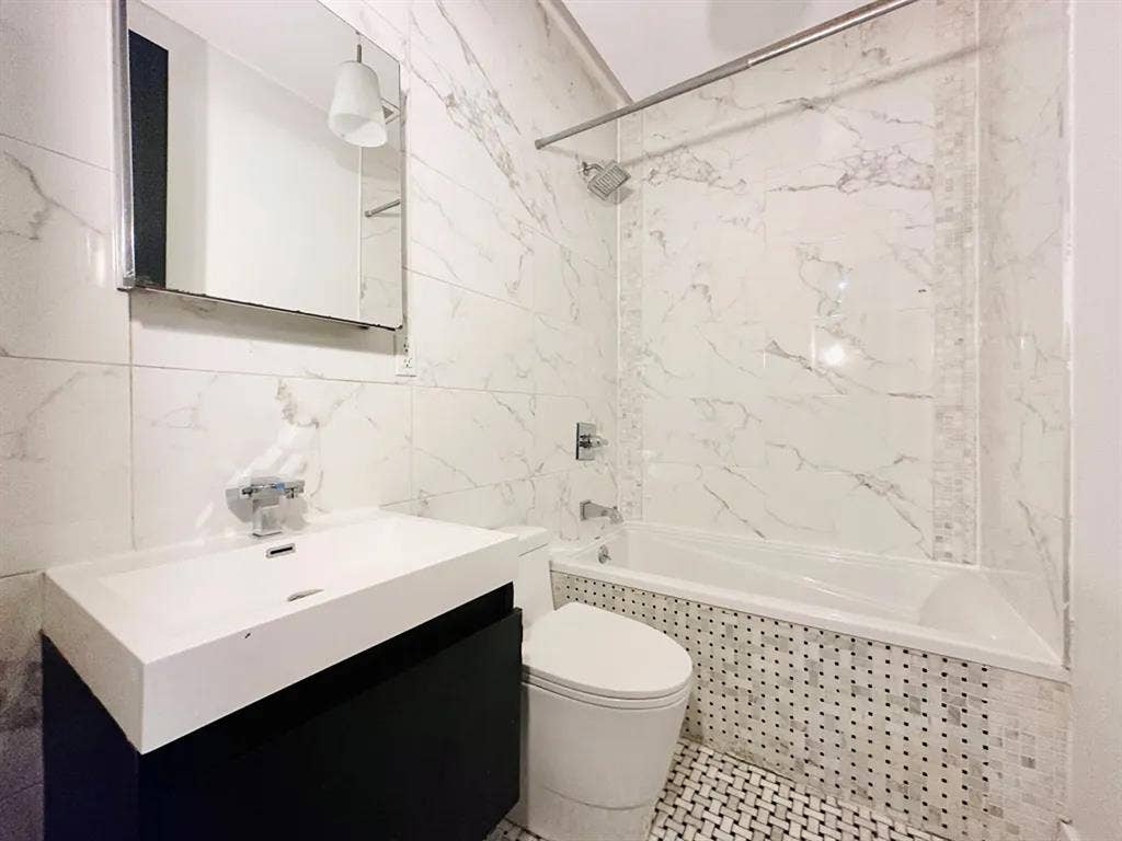 Putnam Avenue Room #