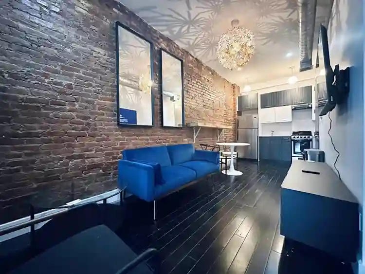 Putnam Avenue Room #