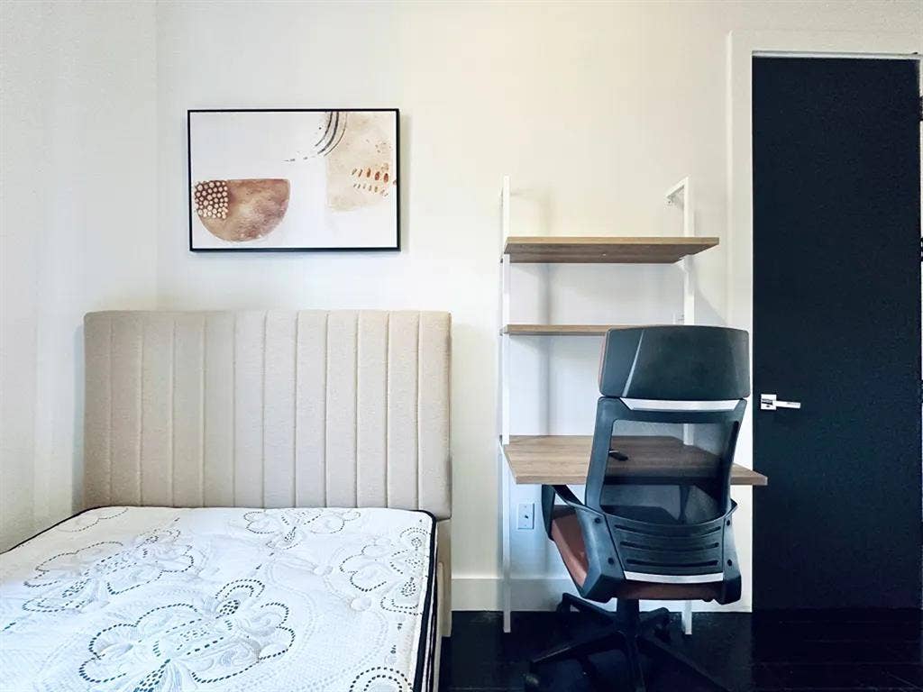 Putnam Avenue Room #