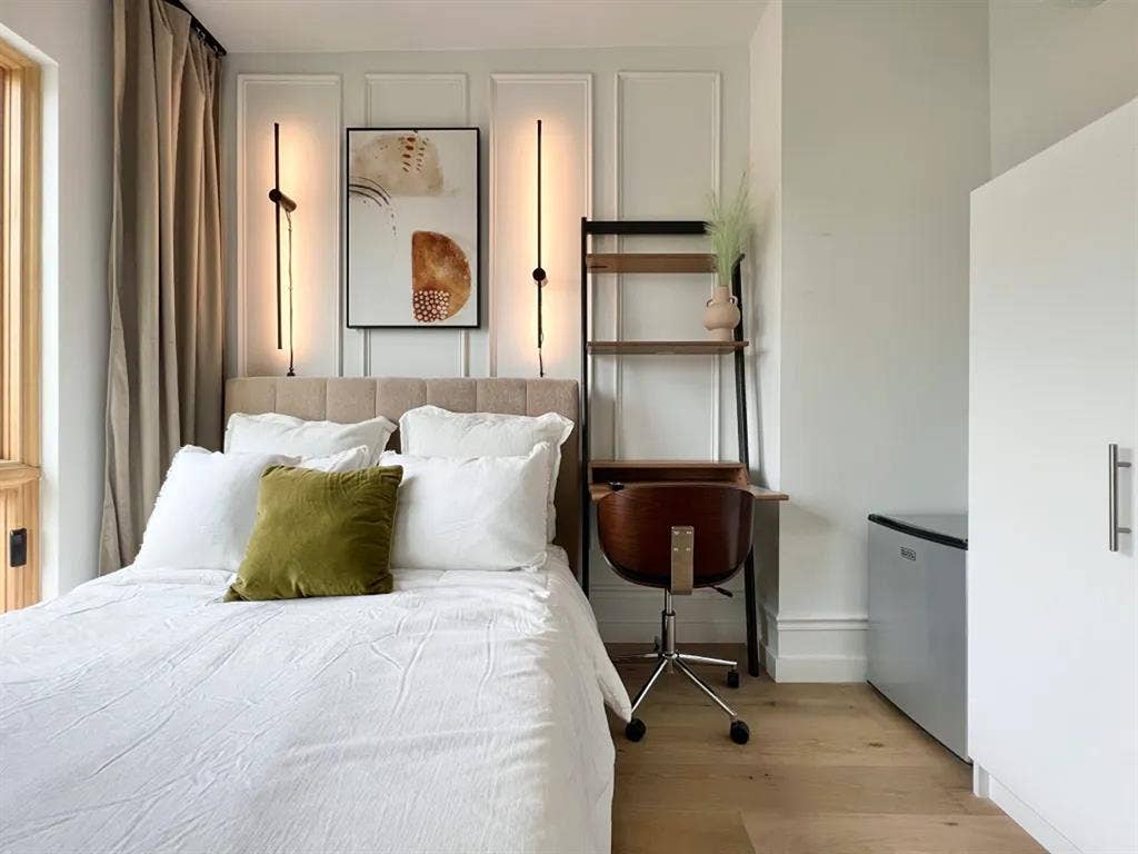 Winthrop Street Room #