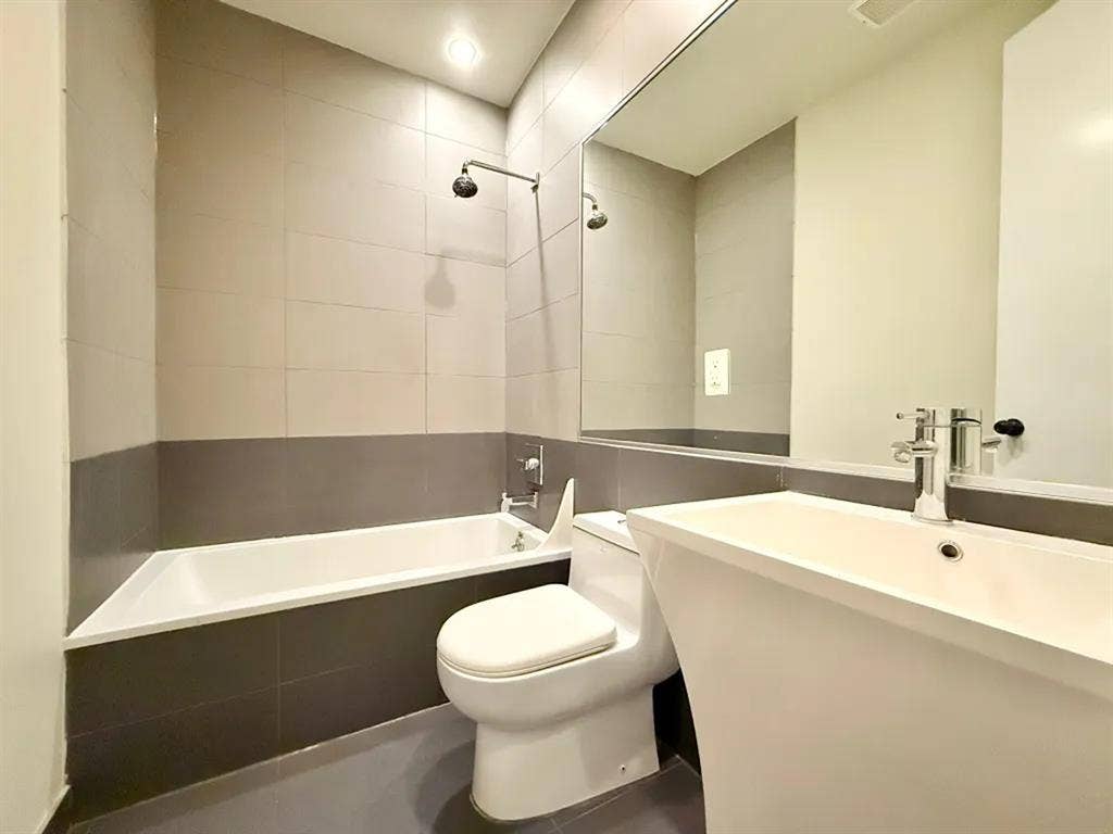 Brooklyn Avenue Room #