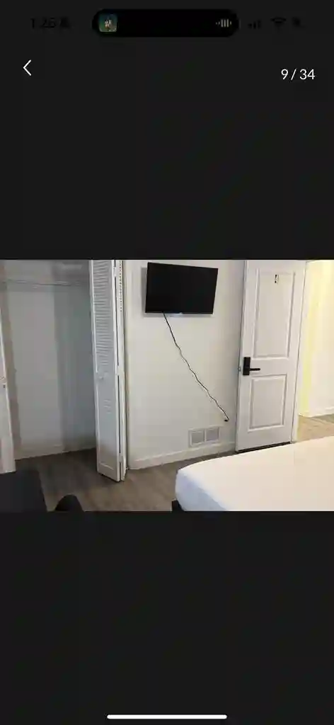 Private Bedroom in Nice Home.