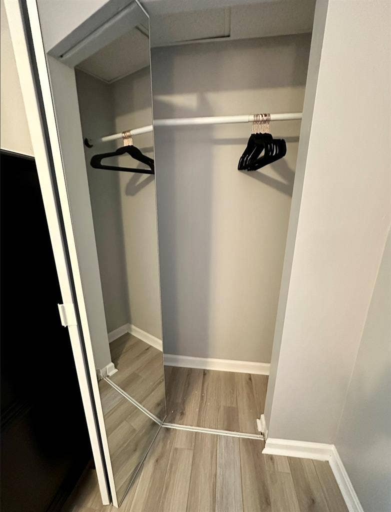 Room for Rent near IUS & Norton Hos