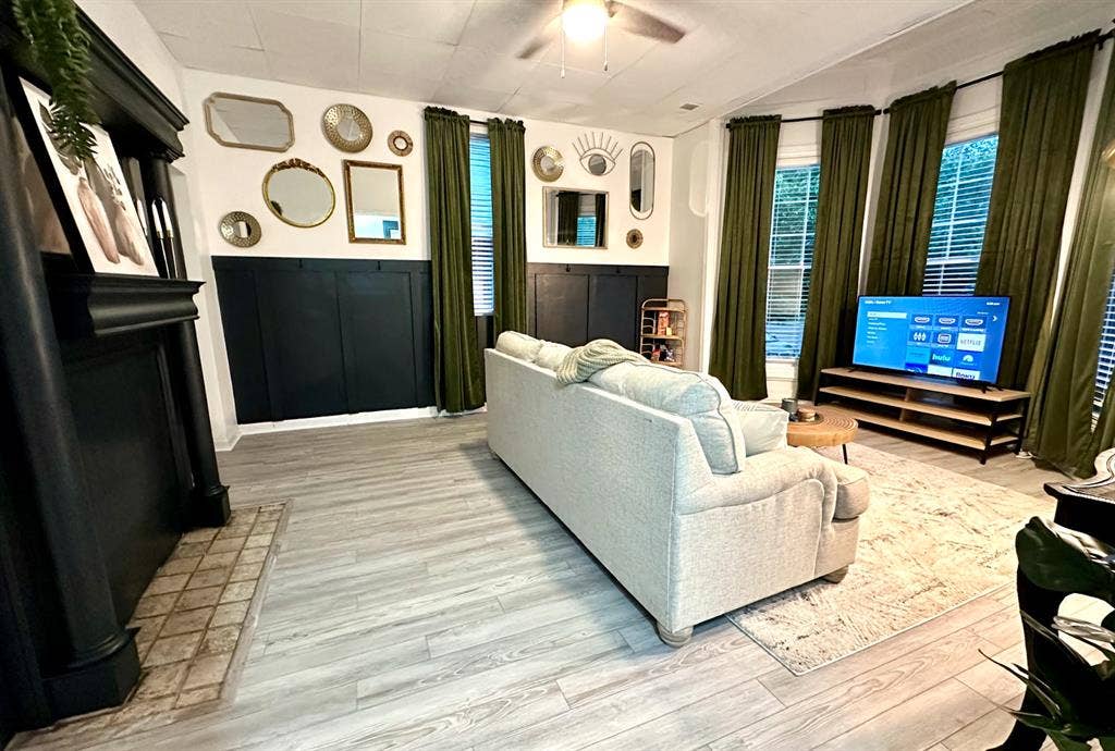 Room for Rent near IUS & Norton Hos