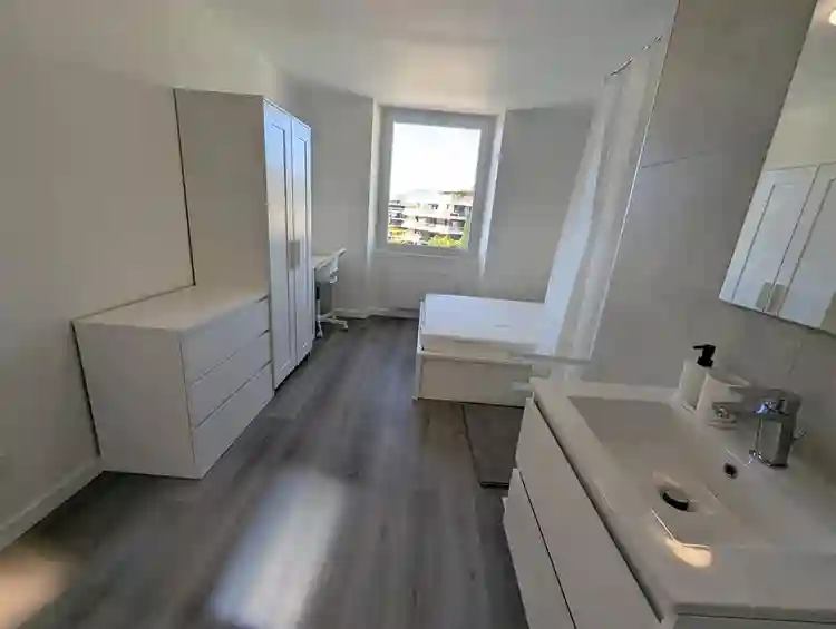 Modern & Comfy Bedroom Suite –🌟