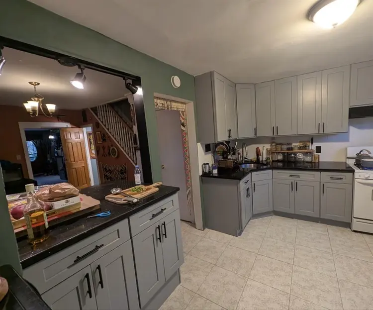 Private room in cozy home