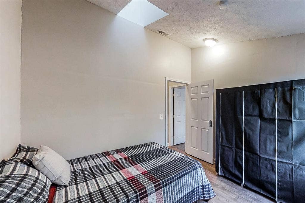 9 BR in Conley