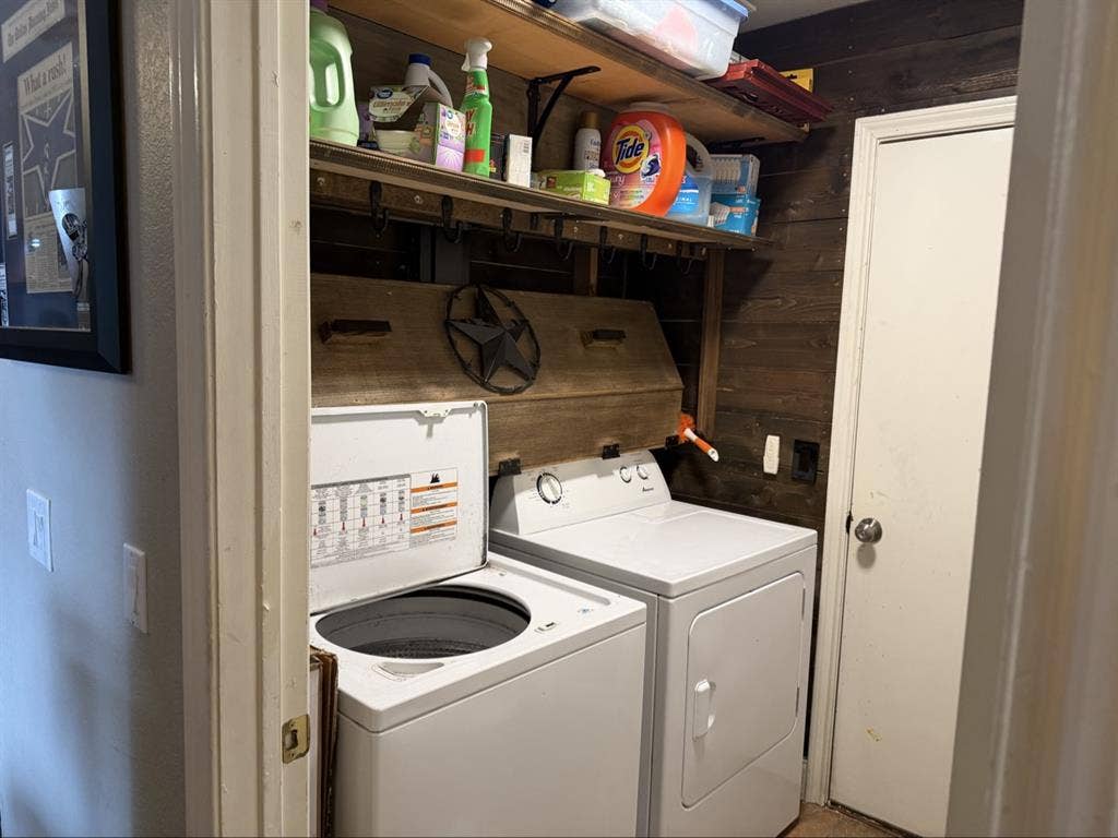 Furnished room ALL UTILITIES INC