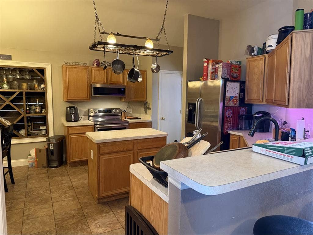 Furnished Room. UTILITIES INCLUDED